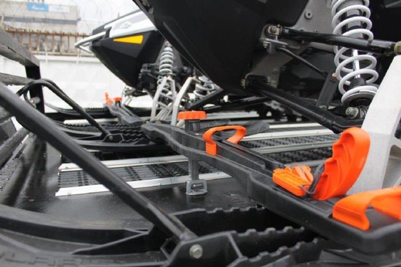 Small engine bench